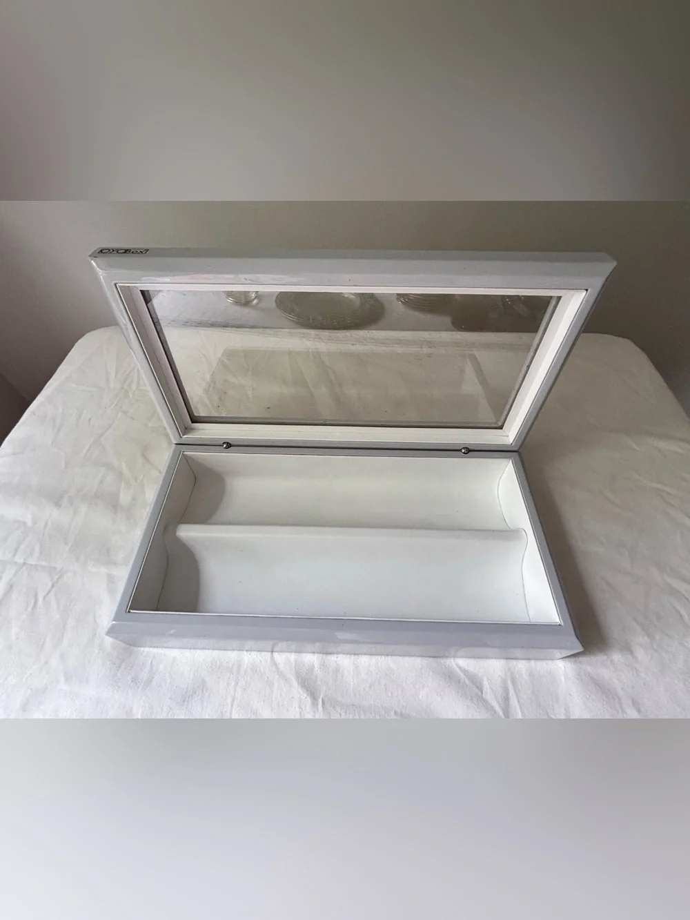 Gray OYOBox luxury eyewear organizer
